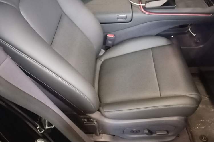 Used Nissan NX8 2026 Model, Pure Electric 650 Max Right Front Seat