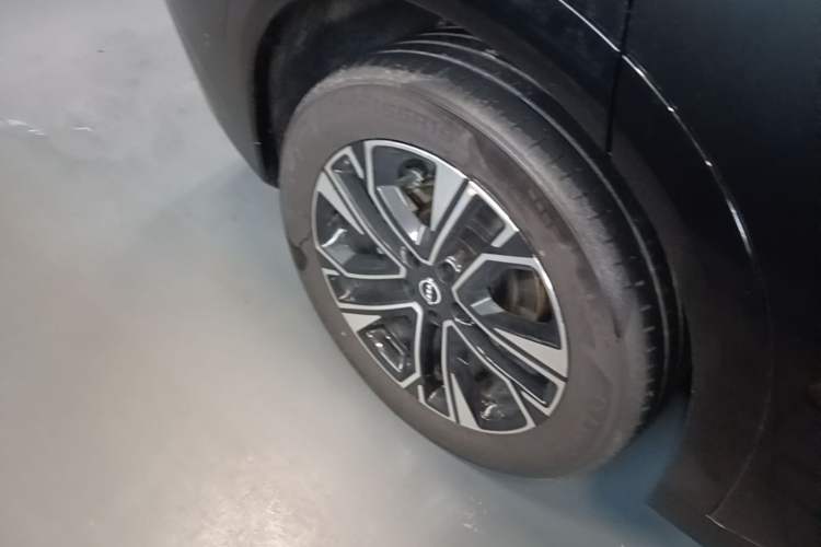 Used Nissan NX8 2026 Model, Pure Electric 650 Max Right Rear Wheel Hub