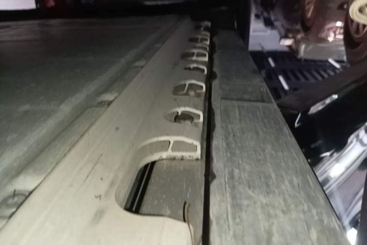 Used Nissan NX8 2026 Model, Pure Electric 650 Max Right Side Sill