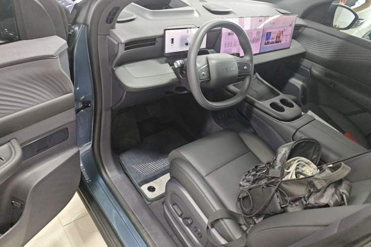 Used Nissan NX8 2026 Model, Pure Electric 650 Max Driver Seat