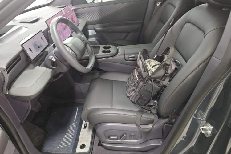 Used Nissan NX8 2026 Model, Pure Electric 650 Max Left Front Seat