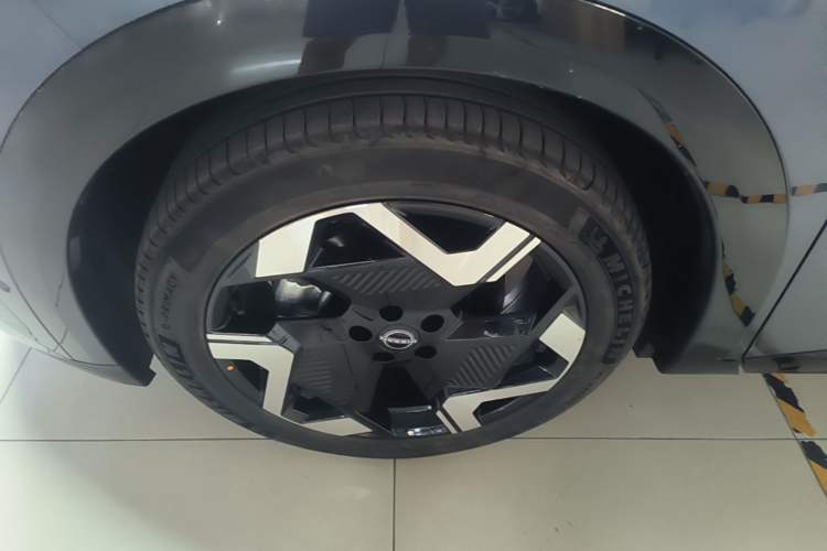 Used Nissan NX8 2026 Model, Pure Electric 650 Max Left Front Wheel Hub