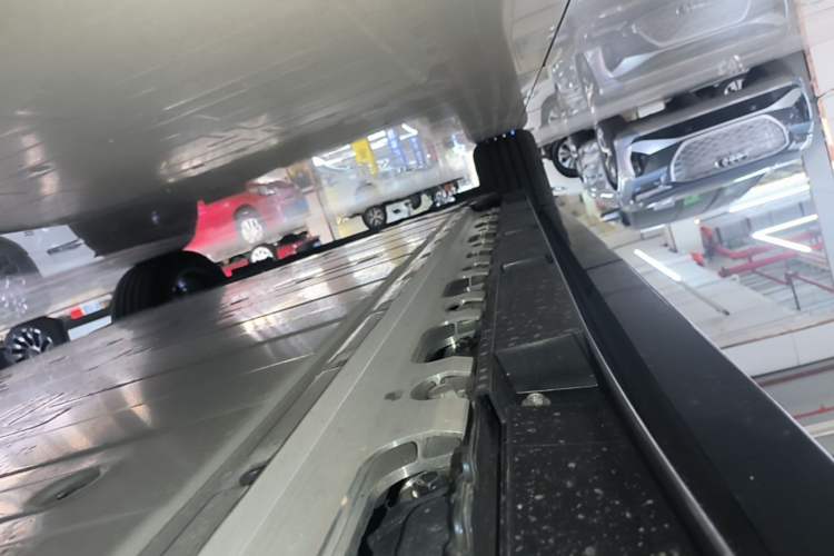 Used Nissan NX8 2026 Model, Pure Electric 650 Max Left Side Sill