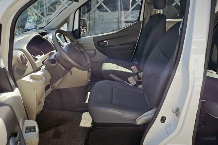 Used Nissan NV200 2018 1.6L CVT Luxury Model Interior 2