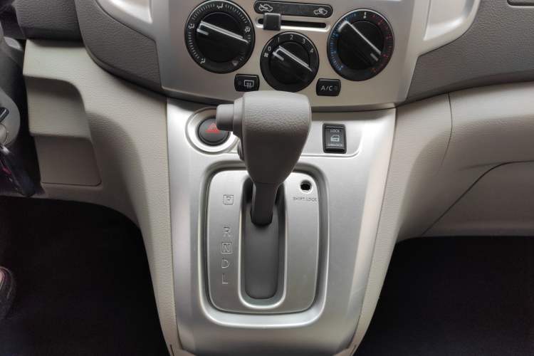 Used Nissan NV200 2018 1.6L CVT Luxury Model Interior 3