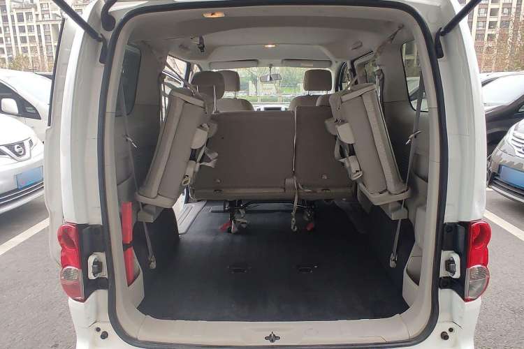 Used Nissan NV200 2018 1.6L CVT Luxury Model Interior 7