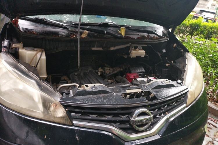 Used Nissan NV200 2010 1.6L Luxury Model Engine Bay