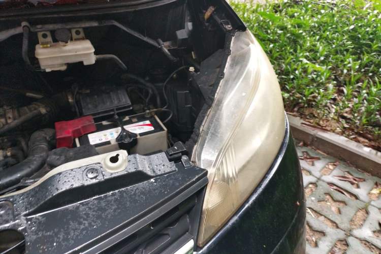 Used Nissan NV200 2010 1.6L Luxury Model Engine Bay Left