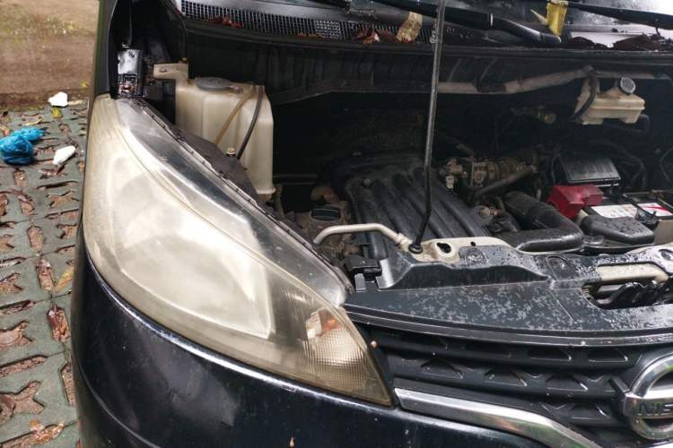 Used Nissan NV200 2010 1.6L Luxury Model Engine Bay Right