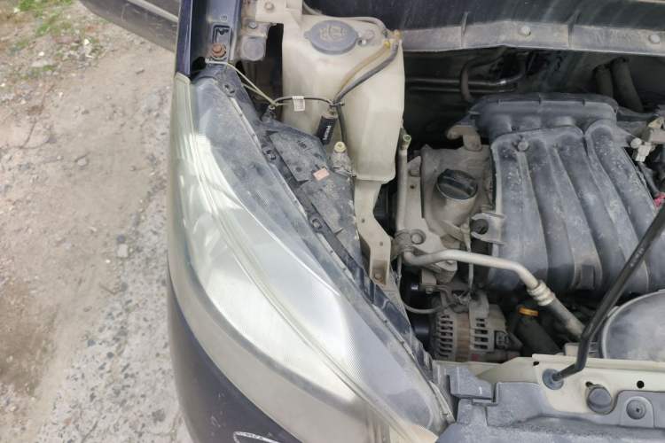 Used Nissan NV200 2010 1.6L Luxury Model Engine Bay Right