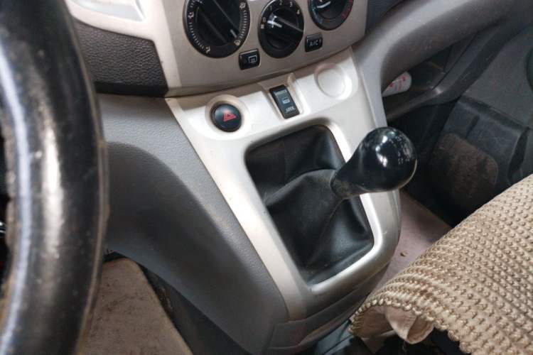 Used Nissan NV200 2010 1.6L Luxury Model Gear Lever