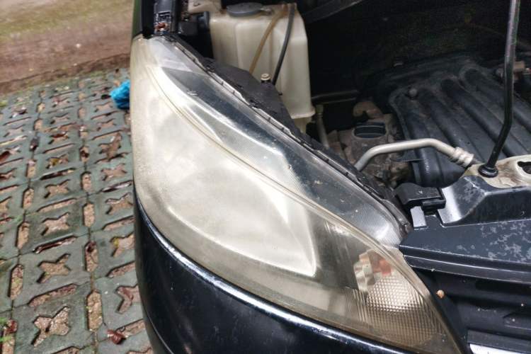 Used Nissan NV200 2010 1.6L Luxury Model Right Front Headlight