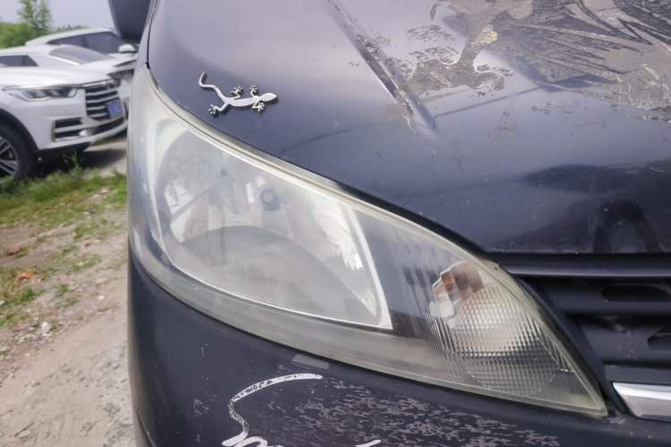 Used Nissan NV200 2010 1.6L Luxury Model Right Front Headlight