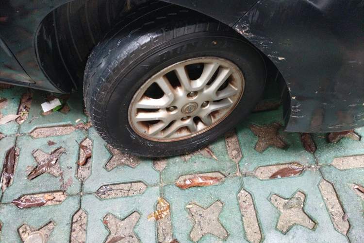 Used Nissan NV200 2010 1.6L Luxury Model Right Front Wheel Hub