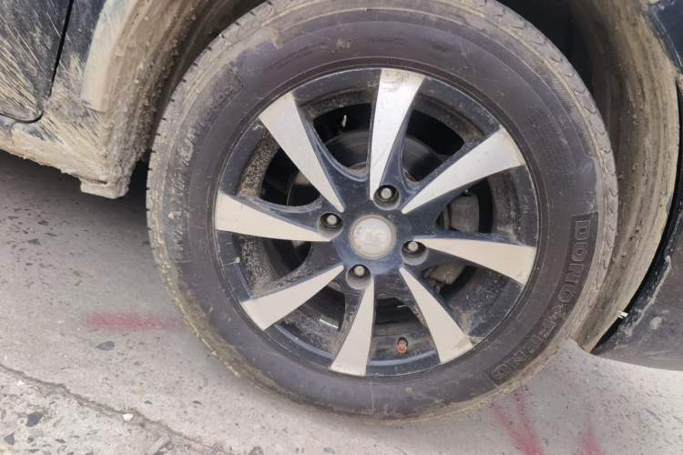 Used Nissan NV200 2010 1.6L Luxury Model Right Front Wheel Hub