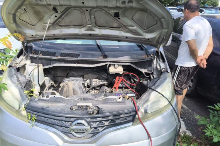Used Nissan NV200 2010 1.6L Luxury Model Engine Bay Left