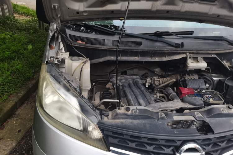Used Nissan NV200 2010 1.6L Luxury Model Engine Bay Right
