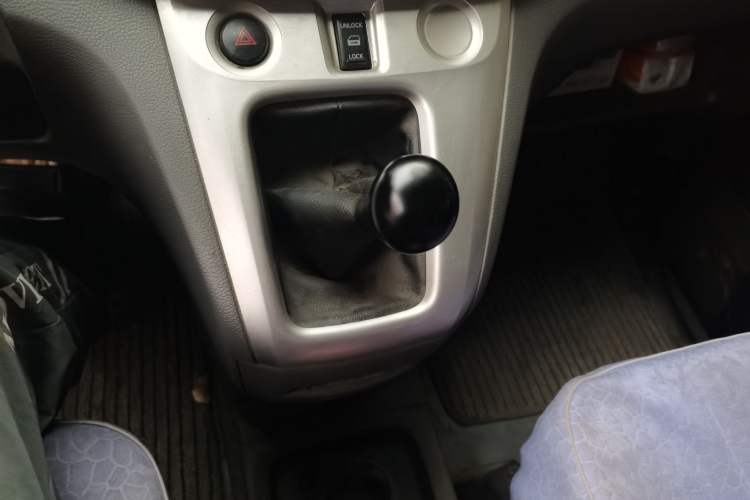 Used Nissan NV200 2010 1.6L Luxury Model Gear Lever