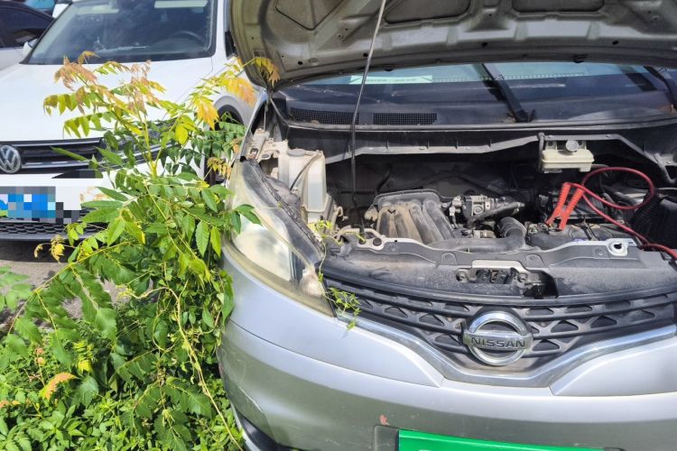 Used Nissan NV200 2010 1.6L Luxury Model Right Front Headlight