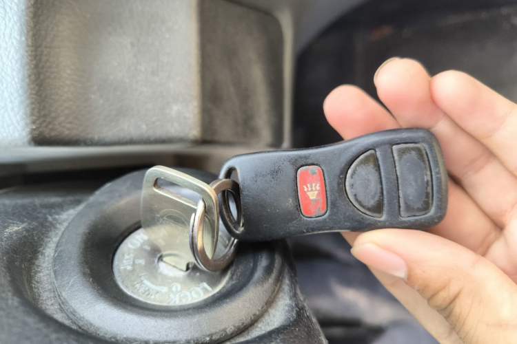 Used Nissan NV200 2010 1.6L Luxury Model Vehicle Key