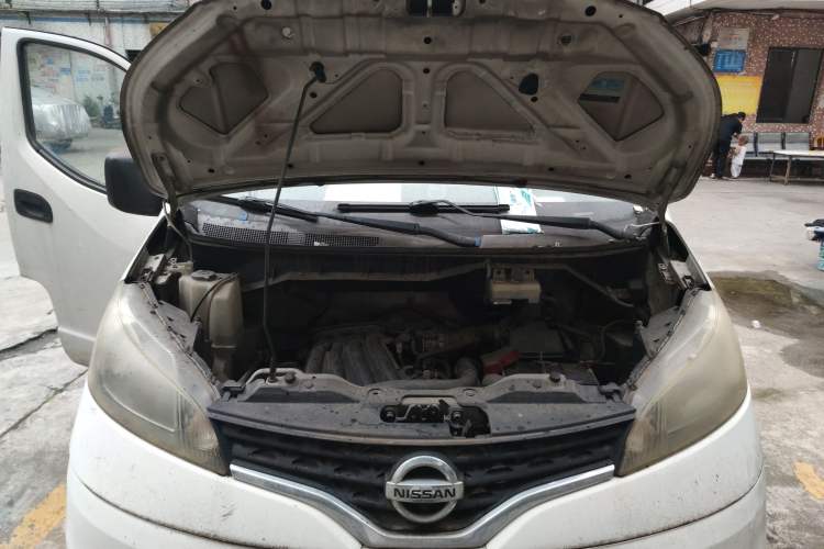 Used Nissan NV200 2010 1.6L Luxury Model Engine Bay