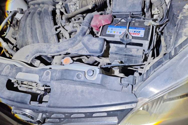 Used Nissan NV200 2010 1.6L Luxury Model Engine Bay Left