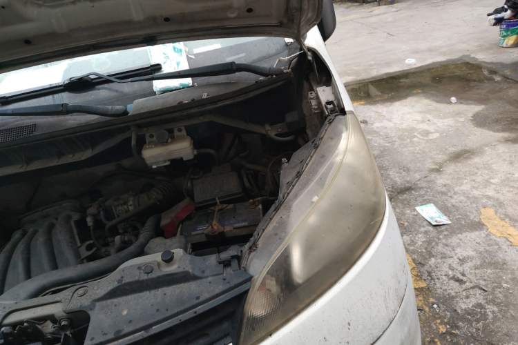 Used Nissan NV200 2010 1.6L Luxury Model Engine Bay Left