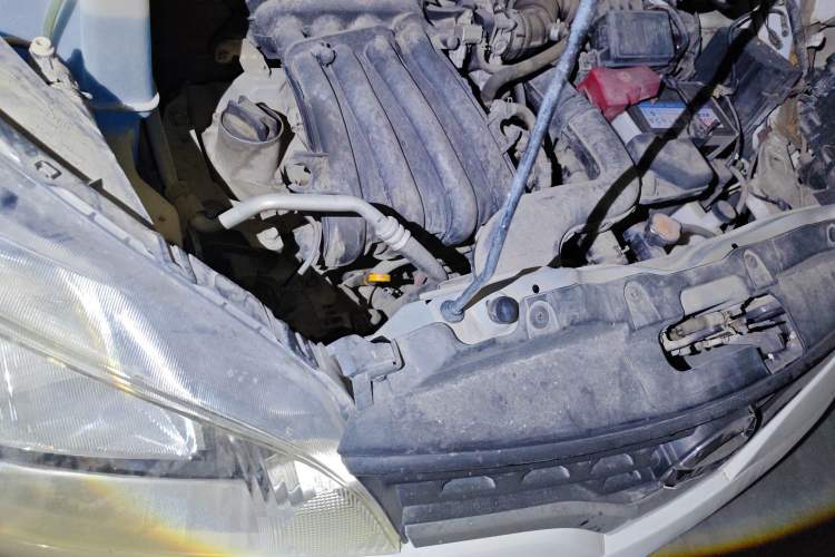 Used Nissan NV200 2010 1.6L Luxury Model Engine Bay Right