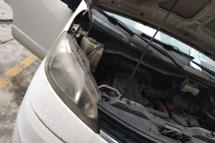 Used Nissan NV200 2010 1.6L Luxury Model Engine Bay Right
