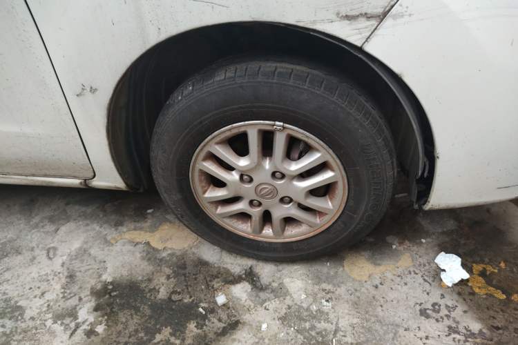 Used Nissan NV200 2010 1.6L Luxury Model Right Front Wheel Hub