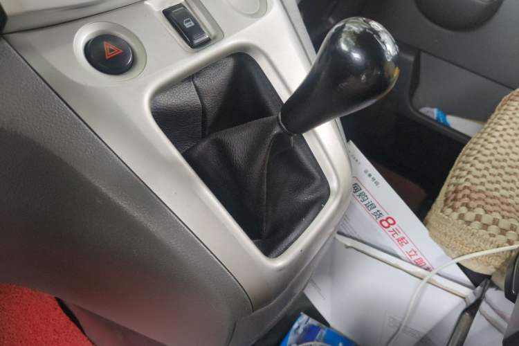 Used Nissan NV200 2011 1.6L 232 Seats Zunya Trim Gear Lever