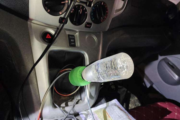 Used Nissan NV200 2011 1.6L 232 Seats Zunya Trim Gear Lever