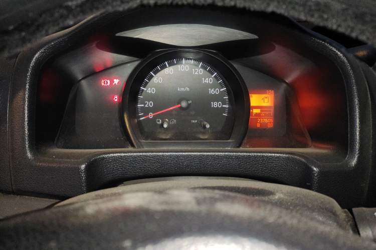 Used Nissan NV200 2011 1.6L 232 Seats Zunya Trim Instrument Cluster