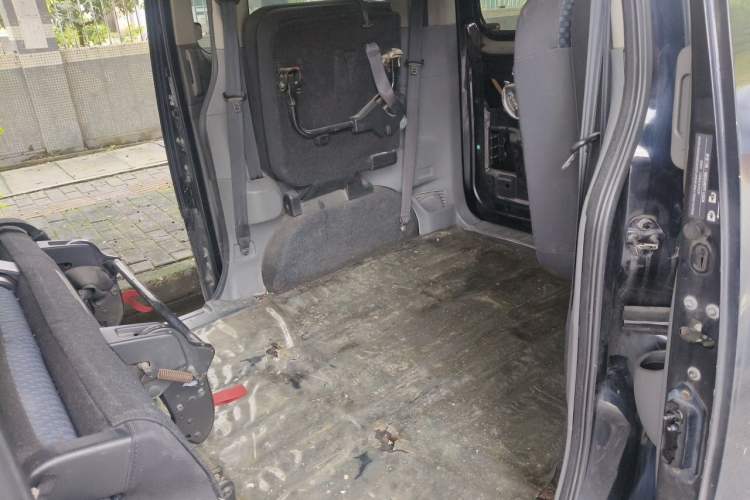 Used Nissan NV200 2011 1.6L 232 Seats Zunya Trim Left Rear Seat