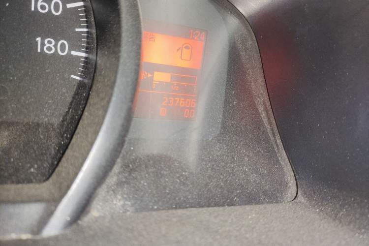 Used Nissan NV200 2011 1.6L 232 Seats Zunya Trim Odometer Close Up