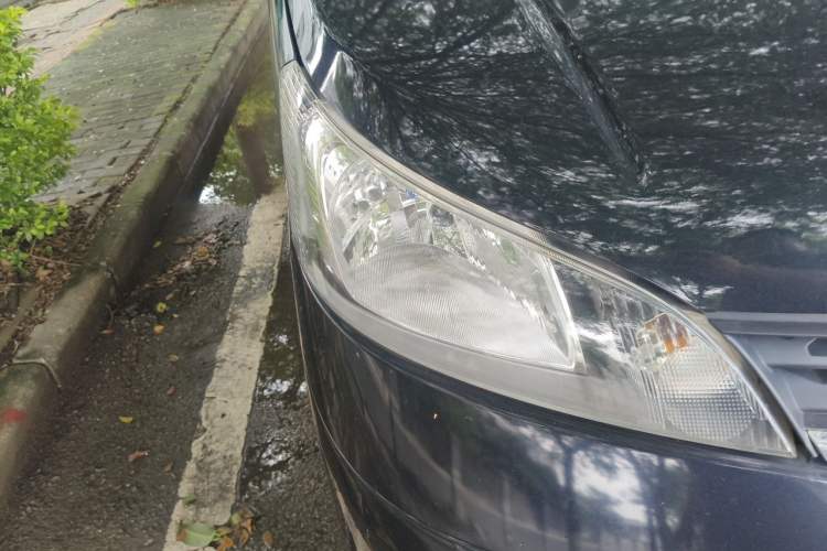 Used Nissan NV200 2011 1.6L 232 Seats Zunya Trim Right Front Headlight