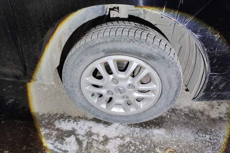 Used Nissan NV200 2011 1.6L 232 Seats Zunya Trim Right Front Wheel Hub