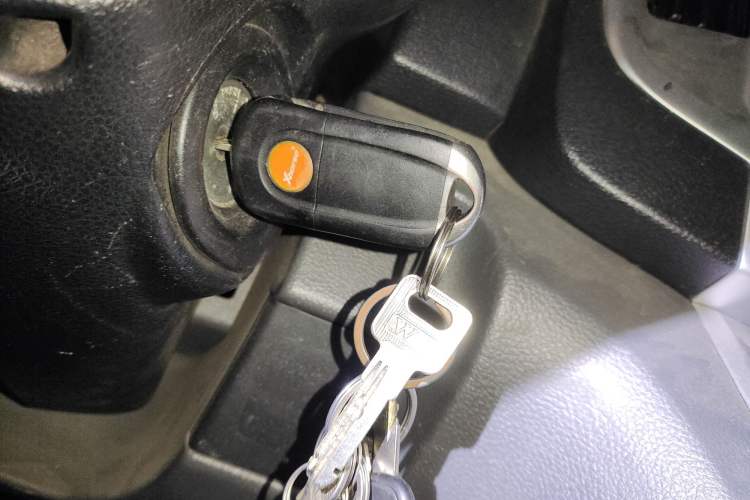 Used Nissan NV200 2011 1.6L 232 Seats Zunya Trim Vehicle Key