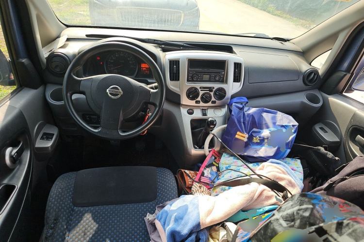 Used Nissan NV200 2011 1.6L 232 Seats Zunya Trim Center Console