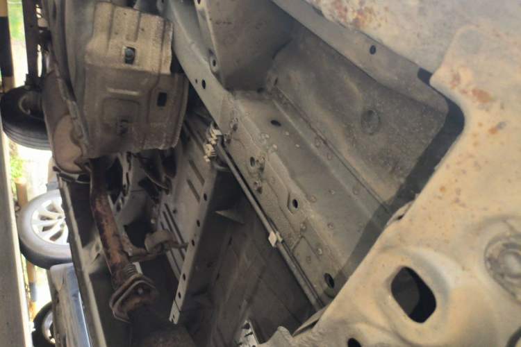Used Nissan NV200 2011 1.6L 232 Seats Zunya Trim Chassis Front Right