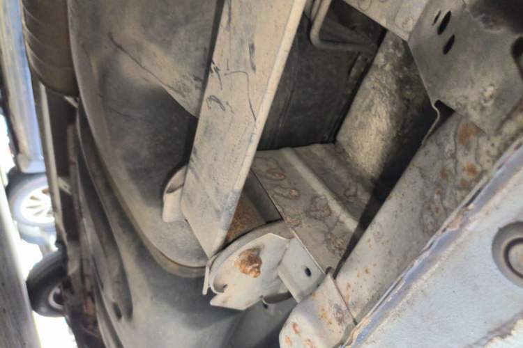 Used Nissan NV200 2011 1.6L 232 Seats Zunya Trim Chassis Rear Right