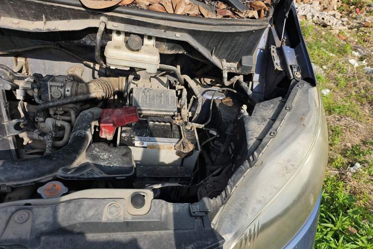 Used Nissan NV200 2011 1.6L 232 Seats Zunya Trim Engine Bay Left