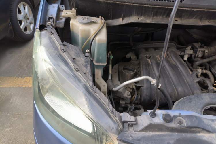 Used Nissan NV200 2011 1.6L 232 Seats Zunya Trim Engine Bay Right