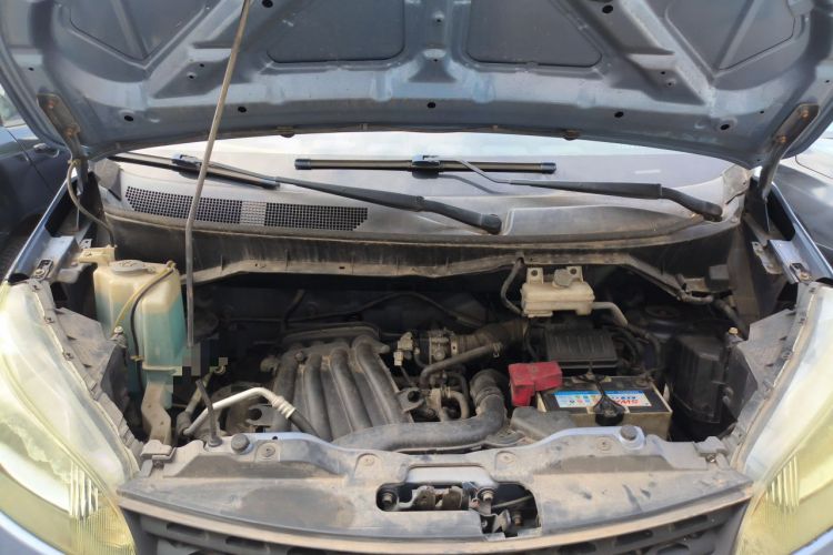 Used Nissan NV200 2011 1.6L 232 Seats Zunya Trim Engine Bay