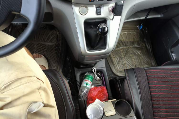 Used Nissan NV200 2011 1.6L 232 Seats Zunya Trim Gear Lever