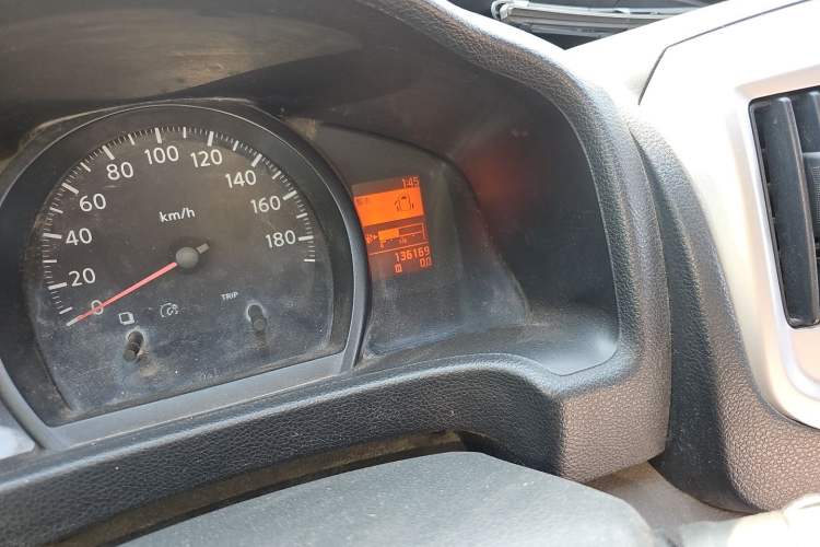 Used Nissan NV200 2011 1.6L 232 Seats Zunya Trim Odometer Close Up