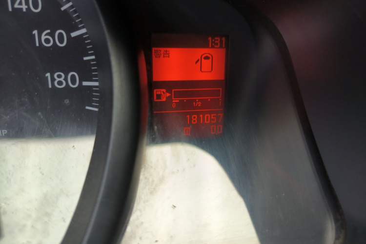 Used Nissan NV200 2011 1.6L 232 Seats Zunya Trim Odometer Close Up
