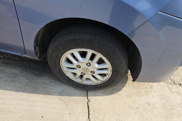 Used Nissan NV200 2011 1.6L 232 Seats Zunya Trim Right Front Wheel Hub