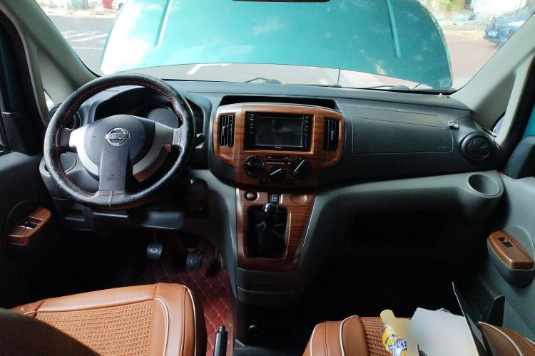 Used Nissan NV200 2011 1.6L 232 Seats Zunya Trim Center Console