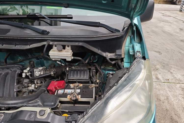 Used Nissan NV200 2011 1.6L 232 Seats Zunya Trim Engine Bay Left
